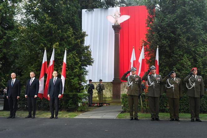 Apel Pamięci przed Pomnikiem Poległych w 1920 r. 