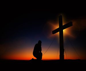 Czy w Wielki Piątek trzeba iść do kościoła? Ile trwa liturgia?