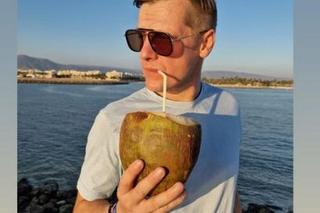 Marcin Mroczek (Piotrek w M jak miłość) na wakacjach w Omenie