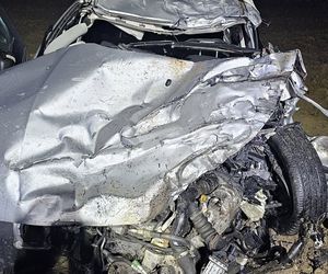 Wypadek na szesnastce. Matka z dzieckiem w fordzie i tragiczny finał