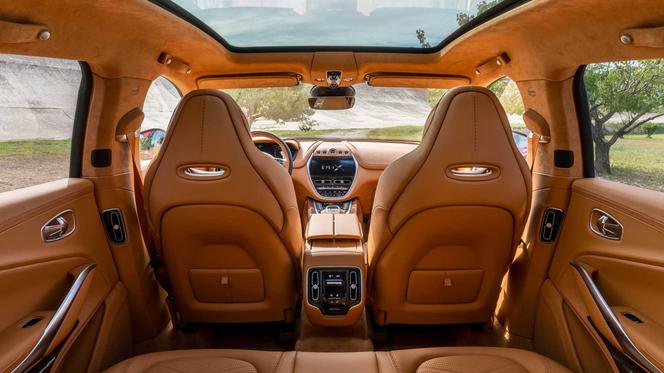 Aston Martin DBX - wnętrze