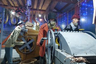 Kolędowanie pod szopką w Różance