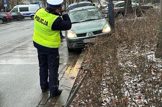 Tragedia na Saskiej Kępie. Roztrzaskał sięo barierki