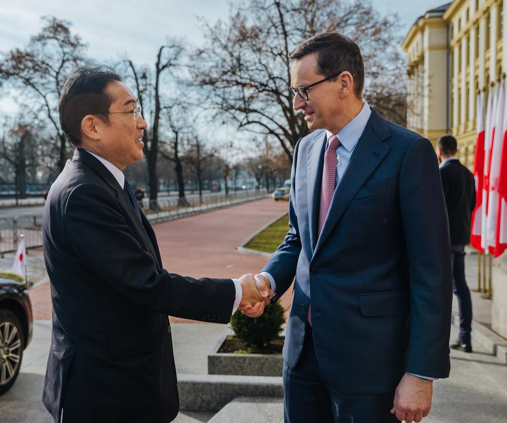 Mateusz Morawiecki spotkał się premierem Japonii Fumio Kishidą w Brukseli