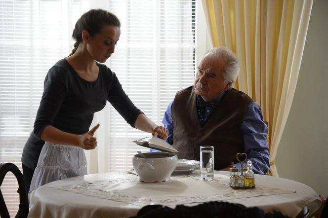 Dziewczyny ze Lwowa. Profesor (Stanisław Brejdygant), Uljana (Anna Gorajska)