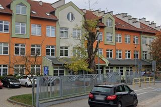 Zatrucie w toruńskiej szkole. Dzieci w szpitalu po pokazie z galaretkami