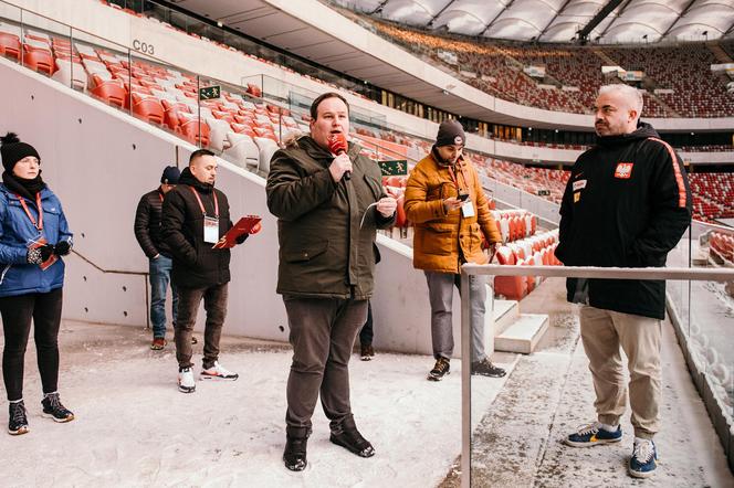 Ksiądz Marcin Stopka został spikerem stadionowym