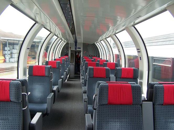 Panoramiczny pociąg w czerwcu wjedzie na Podkarpacie. Można jechać nim na wakacje! 