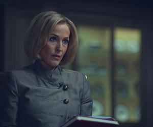 Gillian Anderson kontra książę Andrzej.