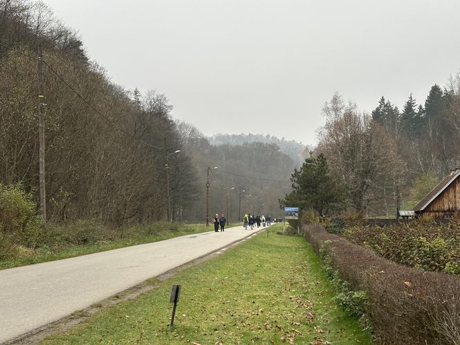 Najpiękniejsza wieś w Małopolsce zachwyca także jesienią. Leży na Szlaku Orlich Gniazd