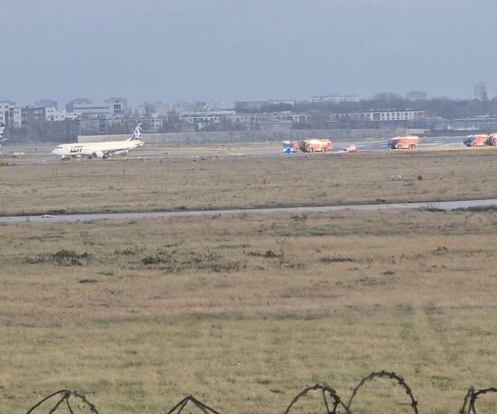 Awaryjne lądowanie samolotu Polskich Linii Lotniczych LOT Embraer e195 LR w Kopenhagi na warszawskim lotnisku Chopina. W samolocie 110 pasażerów. Wylądował bezpiecznie w asyście Służb 