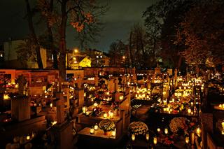 Kaliskie cmentarze nocą