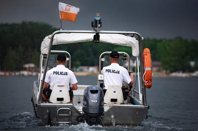 Skorzęcin: Potężna burza nad jeziorem. Nie wszyscy bezpiecznie dotarli na ląd