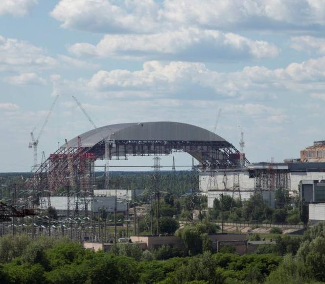 New Safe Confinement; budowa sarkofagu nad reaktorem w Czarnobylu. Fot. Ingmar Runge, Wikimedia Commons