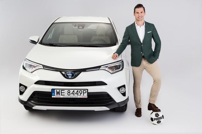 Grzegorz Krychowiak dostał Toyotę RAV4 Hybrid