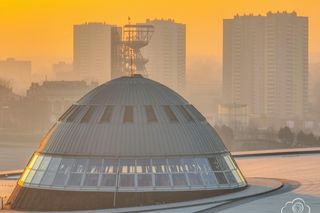 Spodek jest symbolem Katowic. Dawid Podsiadło i Artur Rojek zaśpiewali na dachu Dla Ciebie