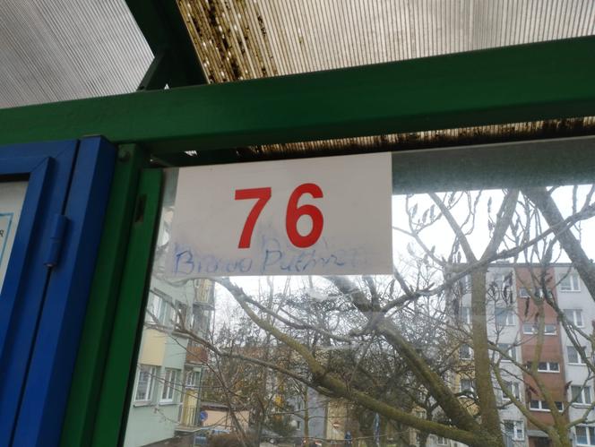 85-latek zdewastowal przystanek w Starachowicach