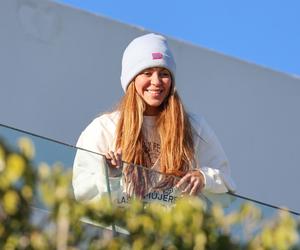 Matka Pique agresywnie łapie Shakirę za twarz. Widać, że jest wściekła!