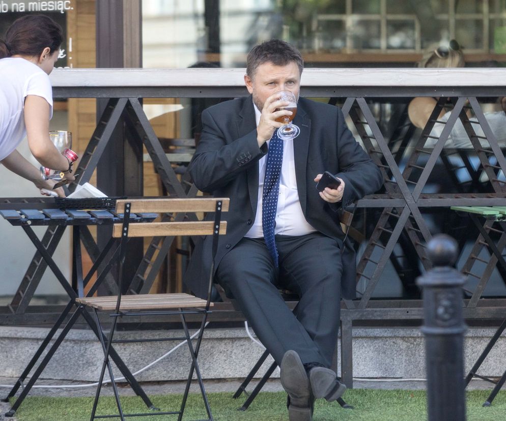 Poseł zmęczył się na piwie