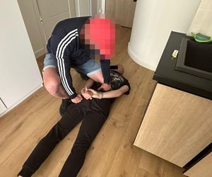 „Wnuczkowie” z narkotykami i bronią za kratami! Policja zatrzymała groźnych oszustów