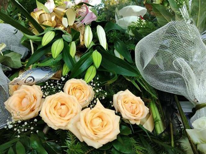 Tarnów. Ostatnie pożegnanie Karoliny Bojarskiej. Grobowiec utonął w kwiatach 