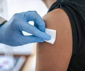 Ruszyły testy spersonalizowanej szczepionki na czerniaka. Uczonym pomogły doświadczenia covidowe