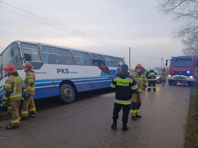 Wypadek autobusu szkolnego w Gąsiorowie