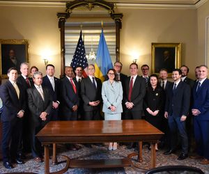 Przełom w negocjacjach. USA i Ukraina podpisały umowę o partnerstwie ekonomicznym. To sygnał dla Rosji
