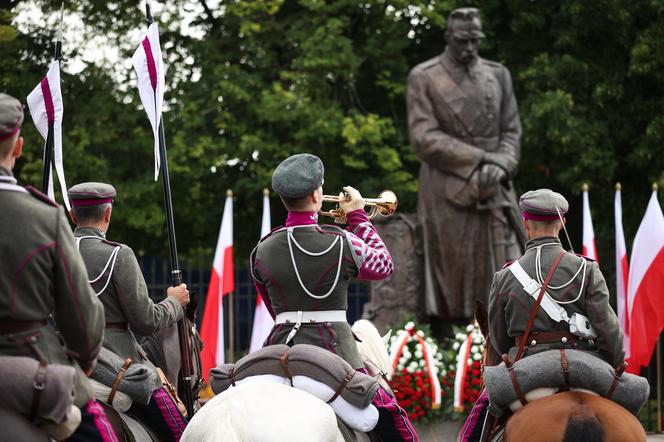 Andrzej Duda złożył kwiaty pod pomnikiem Józefa Piłsudskiego