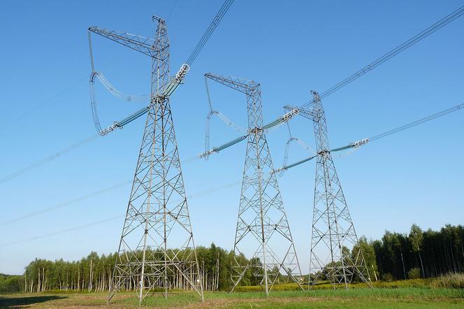 Słup narożny lini 750 kV