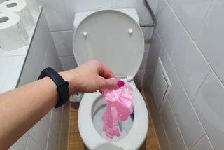 Toaleta to nie śmietnik! „Wrzucenie maseczki do ubikacji to najczęstszy powód awarii” 