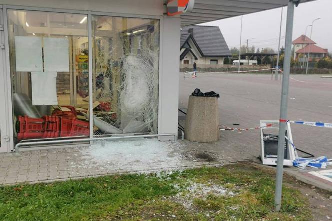 Włamanie i potężna EKSPLOZJA na obrzeżach Kielc. Policja szuka świadków!