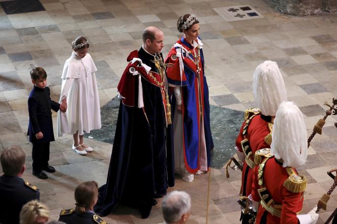 Księżniczka Charlotte i książę Louis na koronacji króla Karola III