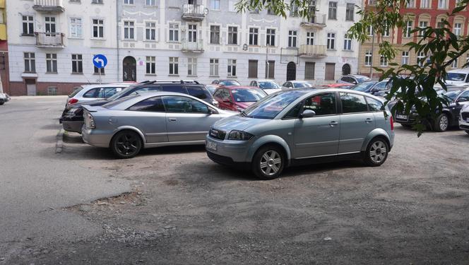 W centrum Olsztyna powstanie parking z prawdziwego zdarzenia? Miasto ogłosiło przetarg [ZDJĘCIA]