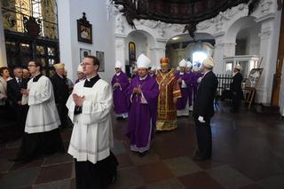 RELACJA NA ŻYWO - POGRZEB ABP. GOCŁOWSKIEGO.