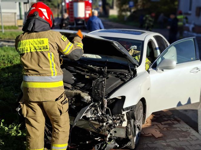 W Wąchocku auto osobowe wjechało w dom