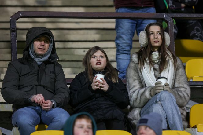 GKS Katowice triumfuje nad Stalą Mielec! Minimalne zwycięstwo na inaugurację roku. Kibice mieli wieczór pełen emocji