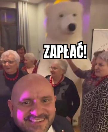 Najlepsze memy z białym misiem z Krupówek!