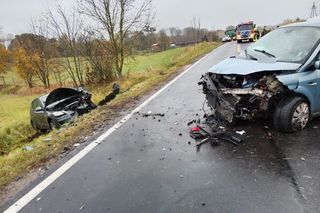 Poważny wypadek w Baranowie. Zderzyły się trzy auta. Wśród rannych 7-letnie dziecko