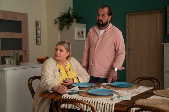 Barwy szczęścia, odcinek 3241: Borys (Jakub Wieczorek), Aldona (Elżbieta Romanowska)