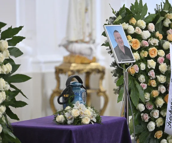 Pożegnanie DJ'a Hazela. Ważny symbol przy ołtarzu