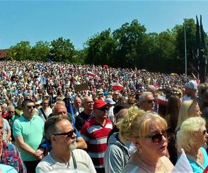 Manifestacja 4 czerwca na placu Solidarności w Szczecinie