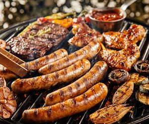 Co na grilla tanio? Pomysły na tanie grillowanie z promocji w Lidlu i Biedronce