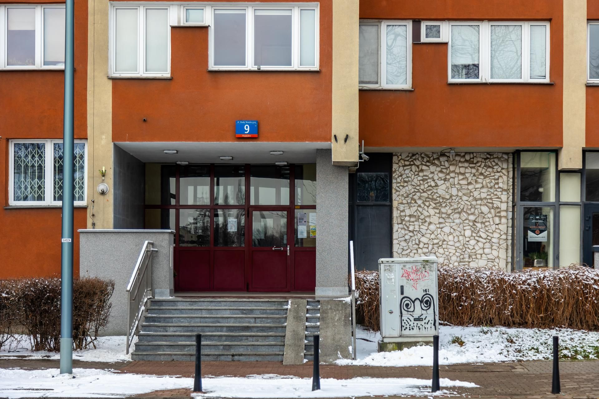 "Dom samotnych" na Etiudy Rewolucyjnej 9 w Warszawie