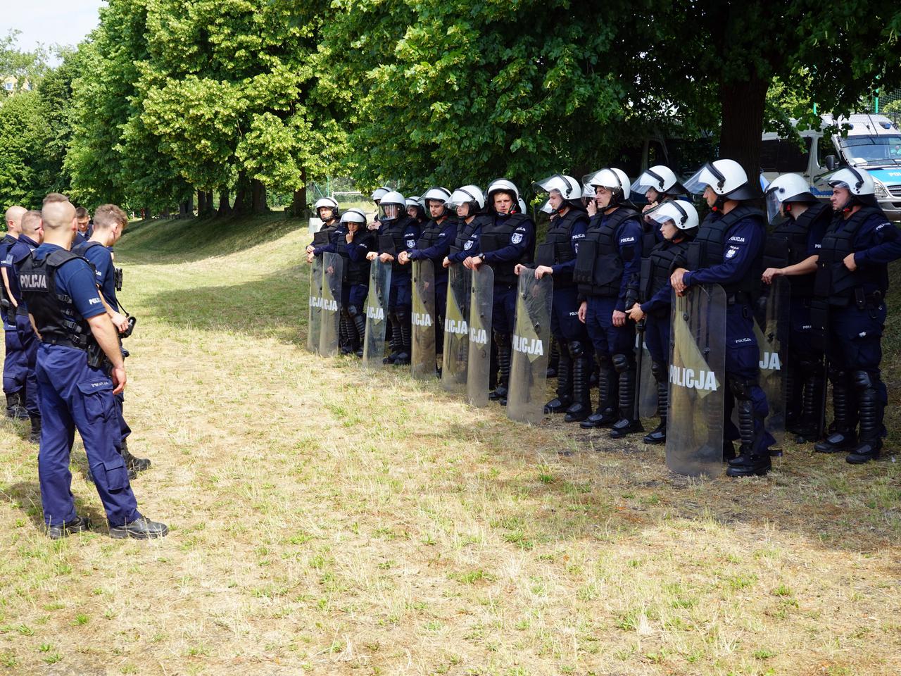 Dodatkowe patrole na ulicach Koszalina. Policyjni adepci monitorować będą rejony parków, placów zabaw i osiedli 