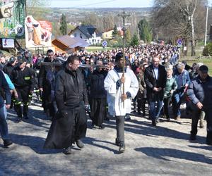 Droga Krzyżowa z Nowej Słupi na Święty Krzyż