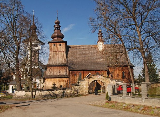 To jedna z najciekawszych wsi w Małopolsce. Jej nazwa jest owiana tajemnicą