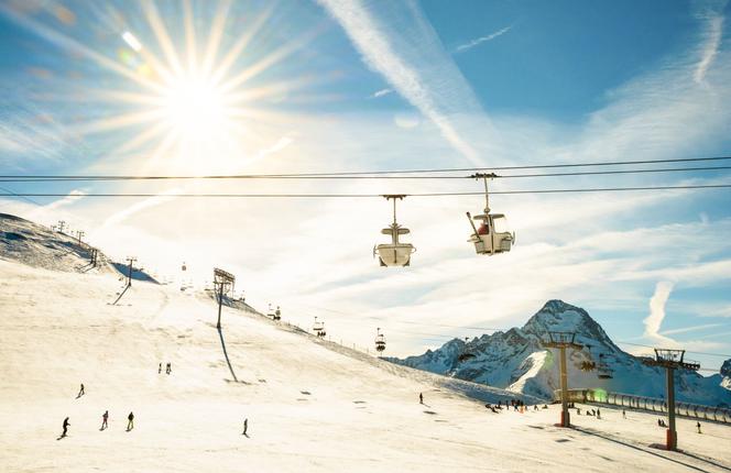 Stacja narciarska POLANA SOSNY: dobra dla początkujących i rodzin z dziećmi