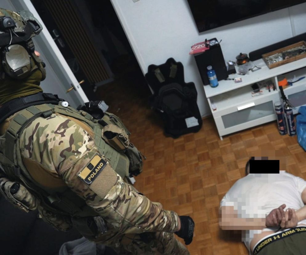 Grozili zamachem, żądali 300 tys. euro. Dwóch zatrzymanych przez kontrterrorystów w Pruszkowie