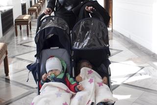 Barbara Sienkiewicz z bliźniakami w Sejmie (2015)